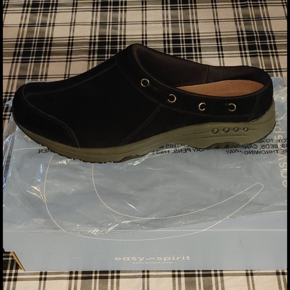 Brand New Easy Spirit Shoes, Size 9.5
